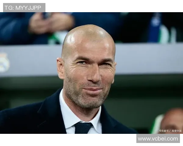 被誉为神一般存在的足球传奇人物及其影响力解析 被誉为神一般存在的足球传奇人物及其影响力解析